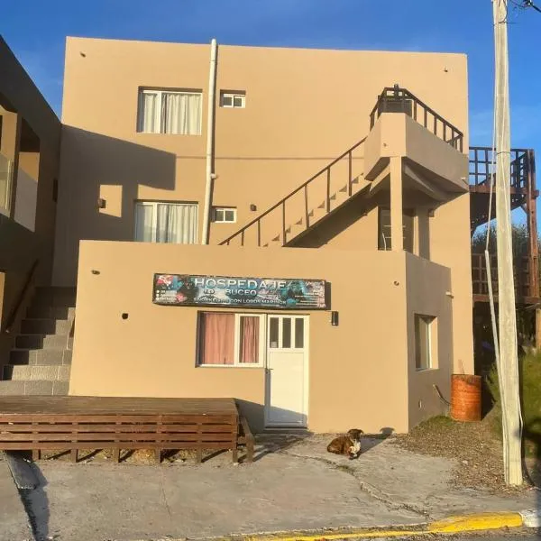 古斯住宿酒店，位于皮拉米德斯港的酒店