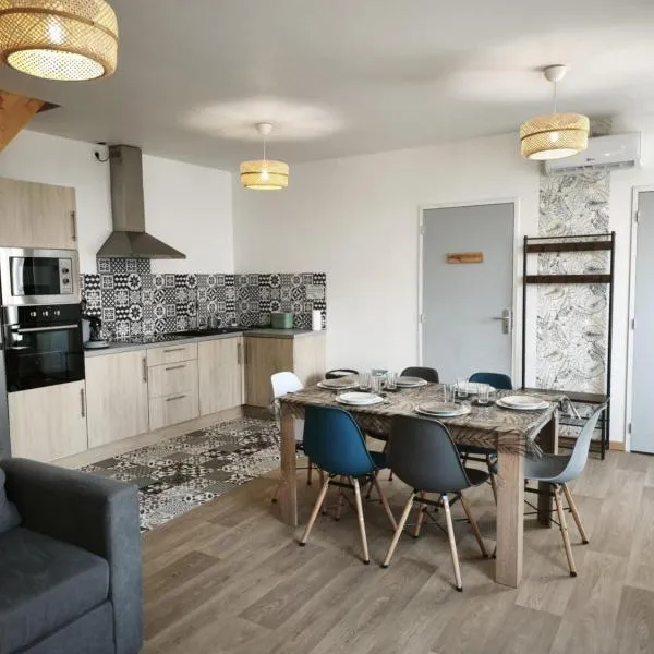 Maison rénovée 6 pers avec Wi-Fi et parking，位于Arthun的酒店