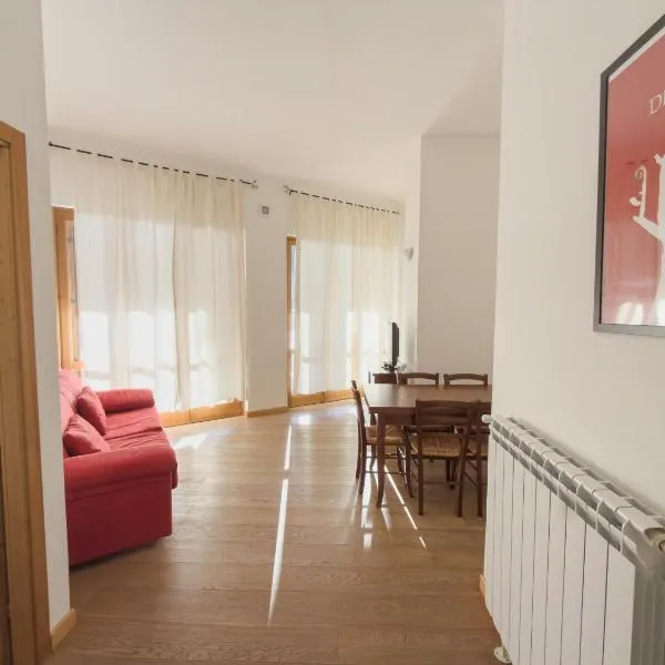 Bilocale sulle piste da sci，位于皮拉的酒店