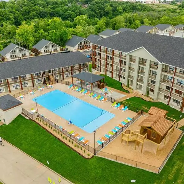 Roark Home Suites - Branson Landing, Gym, Indoor Pool，位于布兰森的酒店