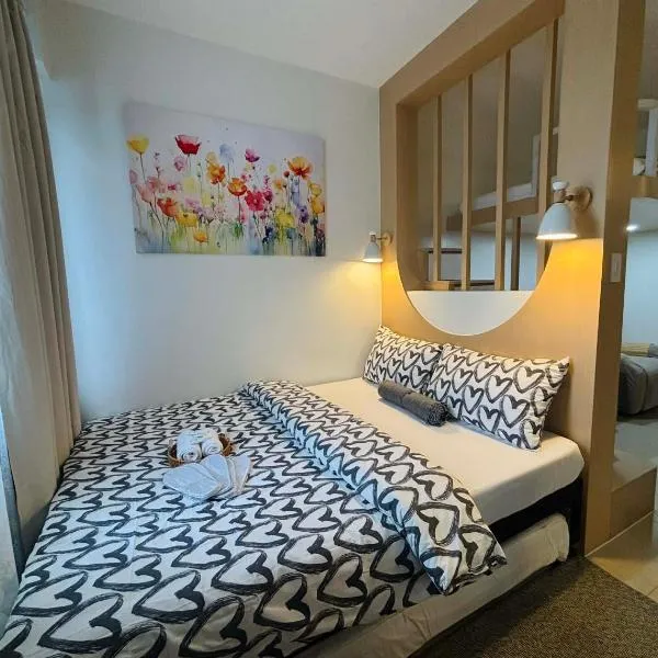Shore 2 Peak Loft Condo Near MAll Of Asia，位于马尼拉的酒店