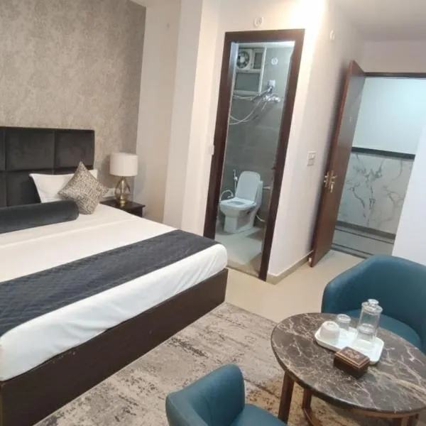 Hotel Tark Plaza New Delhi，位于新德里的酒店