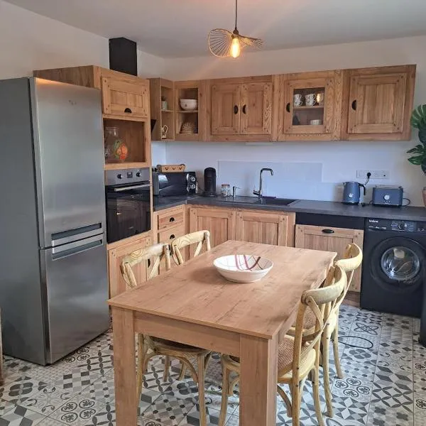 La maison d'à côté，位于Desingy的酒店