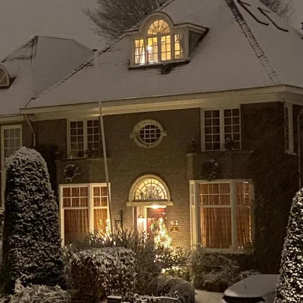 Deventer Heritage en Boutique B&B, museumhuis "De Worp", het huis met de theekoepel, logeren in authentiek historisch erfgoed，位于迪温特的酒店