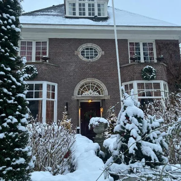 Deventer Heritage en Boutique B&B, museumhuis "De Worp", het huis met de theekoepel, logeren in authentiek historisch erfgoed，位于迪温特的酒店