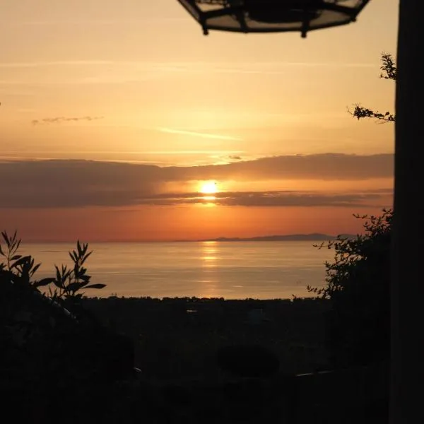 AFOURA HOUSES by K&K，位于皮尔戈斯的酒店