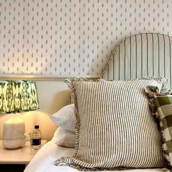 福克斯旅馆，位于安斯蒂的酒店