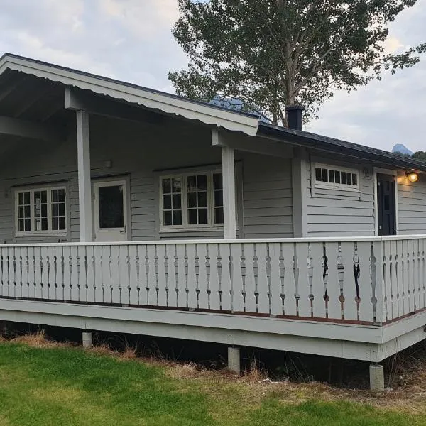 Åndalsnes Camping og Motell AS，位于Veblungsnes的酒店