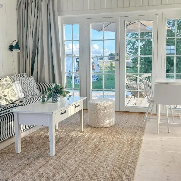 Minihus i lantlig miljö nära havet，位于Smygehamn的酒店