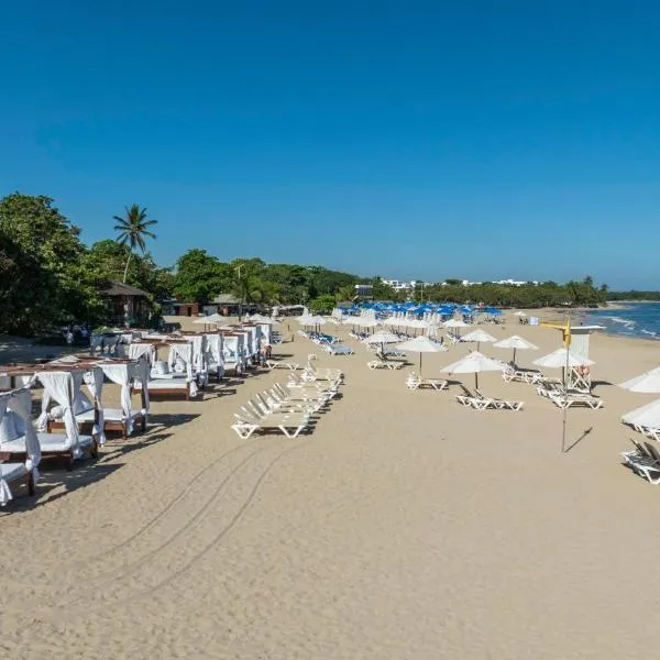 蓝杰塔酒店，位于圣斐利-银港的酒店