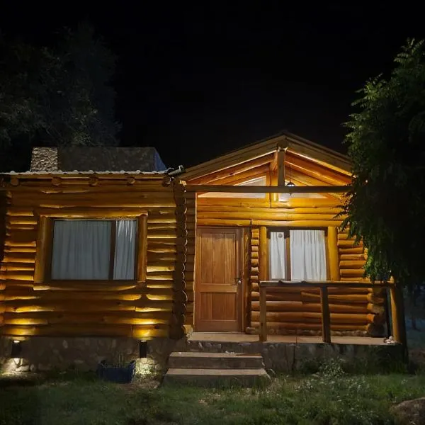 Cabañas de troncos，位于San Andres de las Sierras的酒店
