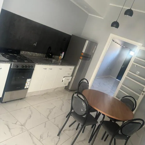 Hospedaje Adha Chivilcoy III，位于奇维尔科伊的酒店