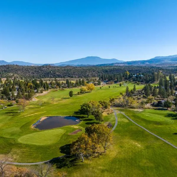 Lake Shastina Golf Resort，位于韦德的酒店