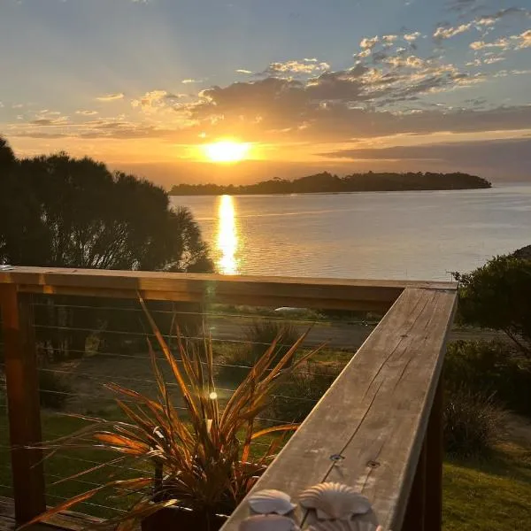 Beachcomber-Bruny Island Water Front Views，位于Alonnah的酒店