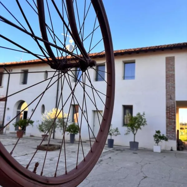 FORESTERIA LOMBARDA BED and BIKE CREMONA，位于Crotta dʼAdda的酒店