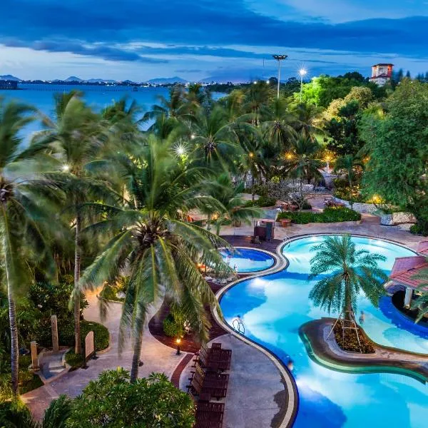 Cholchan Pattaya Beach Resort - SHA Extra Plus，位于纳库鲁阿的酒店