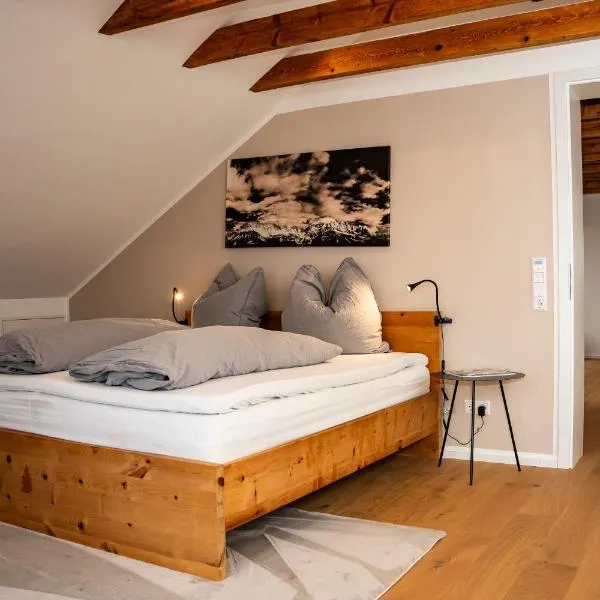 Alb Appartement - gemütliche Wohnung mit Balkon，位于巴林根的酒店