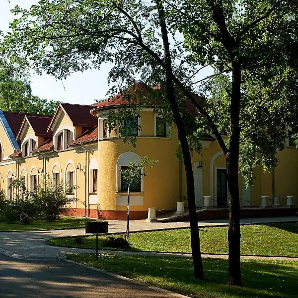 格雷比马厩乡村酒店，位于Ladánybene的酒店