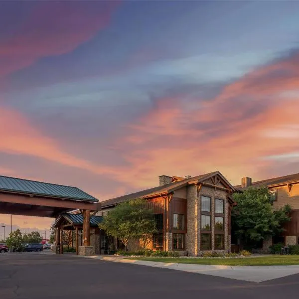 克里贝斯特韦斯特PLUS酒店和套房，位于法戈的酒店