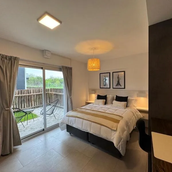 Ezeiza Garden Home 04，位于埃塞萨的酒店