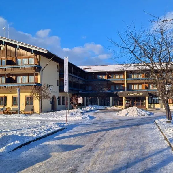 Das Wiesgauer - Alpenhotel Inzell，位于因泽尔的酒店