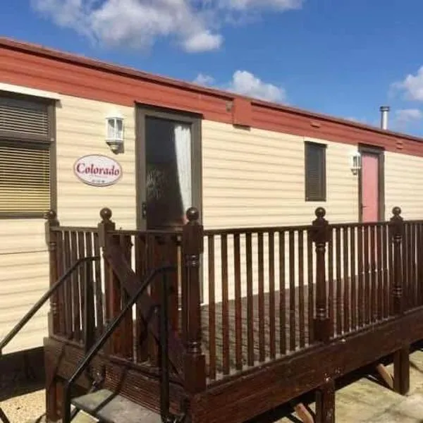 Kingfisher Caravan Platinum and Silver，位于英戈尔德梅尔斯的酒店