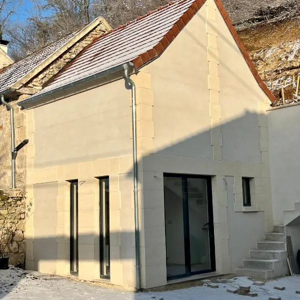 Dependance au calme avec chambre sur mezzanine,位于Verneuil-en-Halatte的酒店