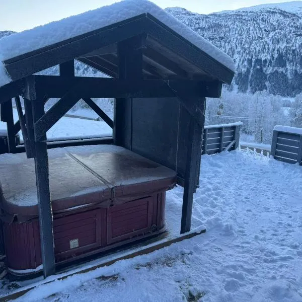 Traditional Norwegian cabin with sauna!，位于沃斯的酒店