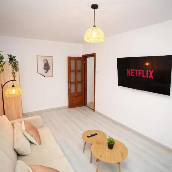 Lumena - Kingsize Beds, ultracentral, 80mp，位于托普利察的酒店