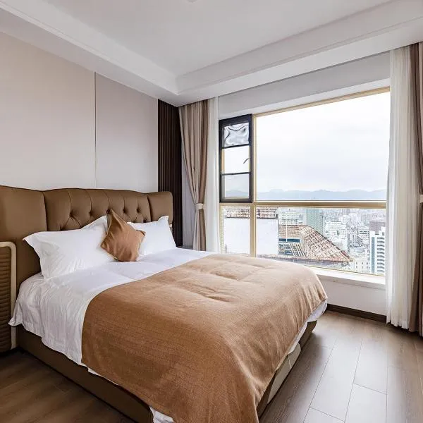 Annie Apartment 3204 River View -only 120 meters from Metro Line 2 Exit of Chuanxinggulou,位于昆明的酒店