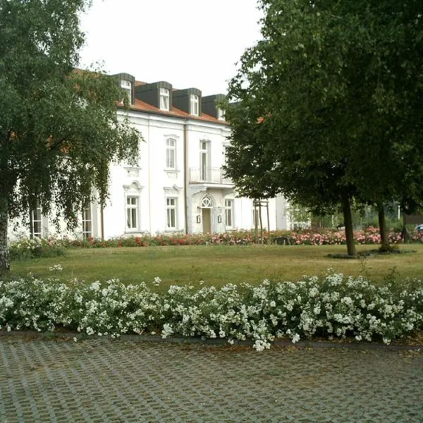 Hotel Schützenhaus，位于巴特迪本的酒店