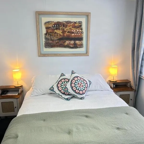 Hostal Like Home，位于纳塔列斯港的酒店