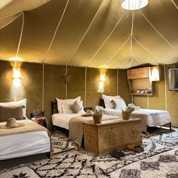 Merzouga Solace Luxury Camp，位于梅尔祖卡的酒店