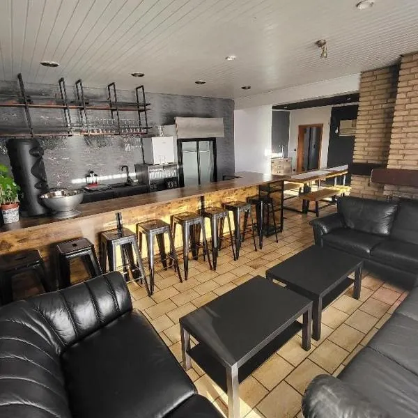 Hani's Partyhaus，位于费尔的酒店