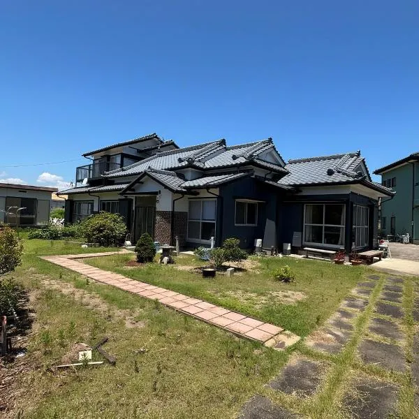 海近く小さな森に囲まれた庭でペット可の宿,位于Katakai的酒店