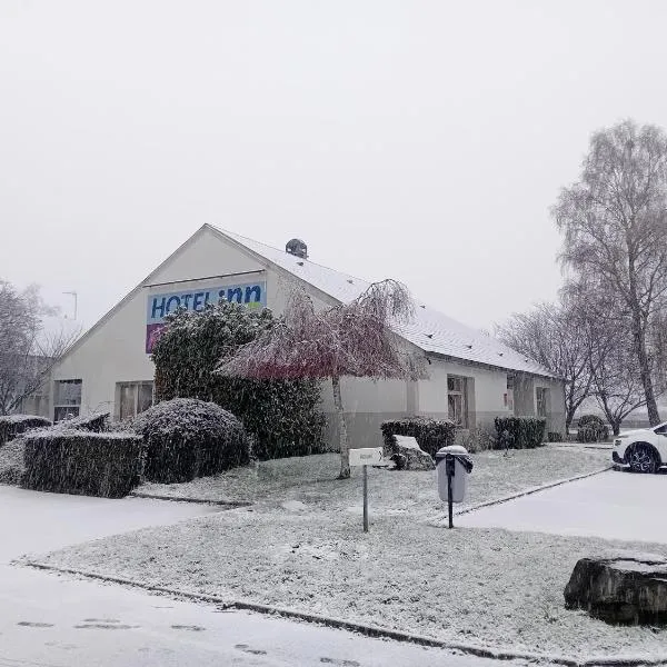 Hotel inn Design Laval，位于拉瓦勒的酒店