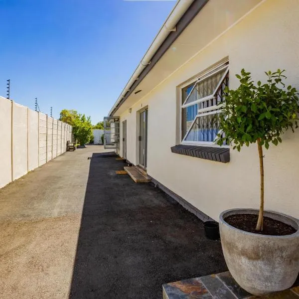 Olive Grove Bed & Breakfast，位于Kraaifontein的酒店