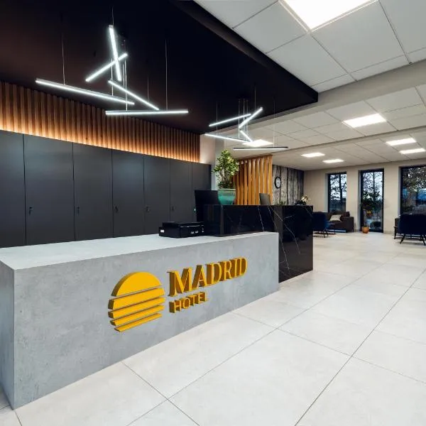 Hotel MADRID，位于Krzemionka的酒店