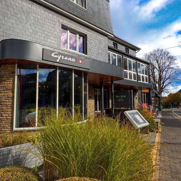 RAVeL Hotel Cyrano，位于韦姆的酒店