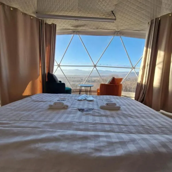 Glamping Georgia - Mukhrani Hills，位于姆茨赫塔的酒店
