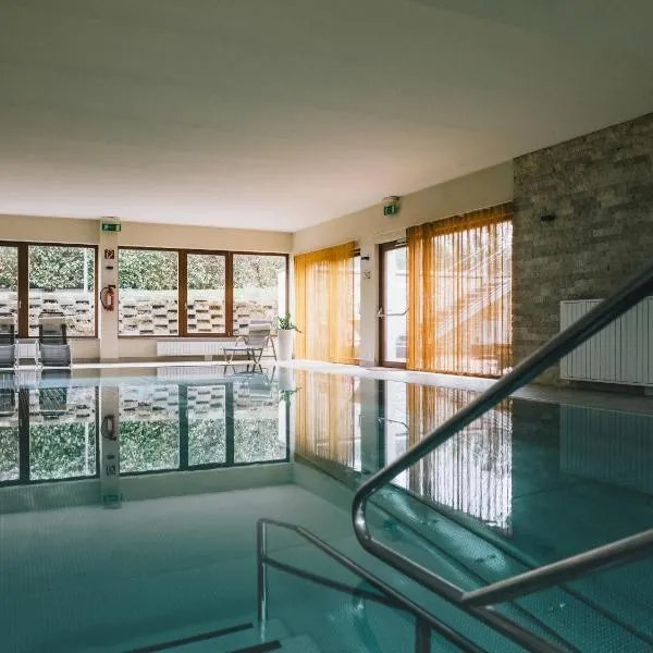 西门达斯维塔尔酒店，位于巴特塔茨曼斯多夫的酒店