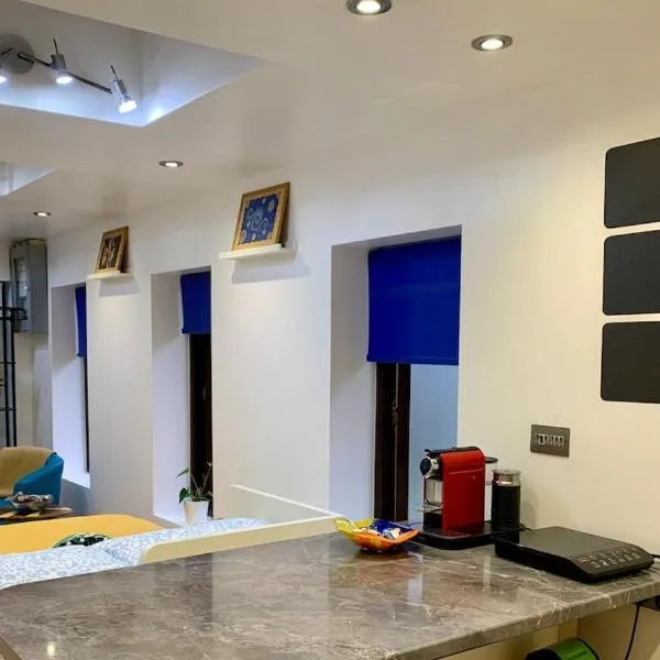 Modern studio in Ealing Broadway,位于伊灵的酒店