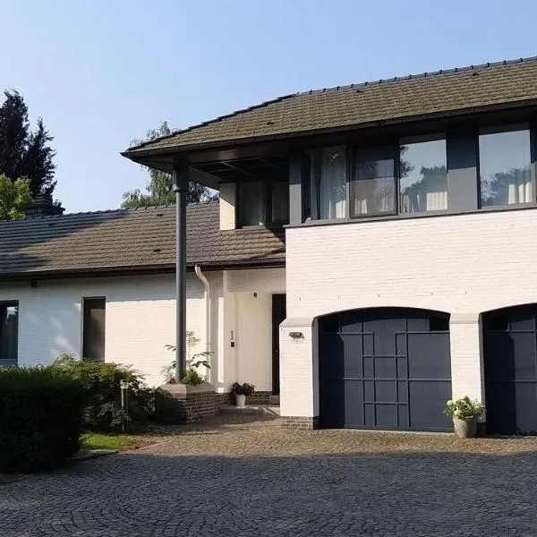logies Huis Liselotte，位于亨克的酒店