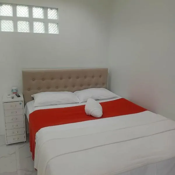 MaNel Guest House - Donsol, Philippines，位于董索的酒店