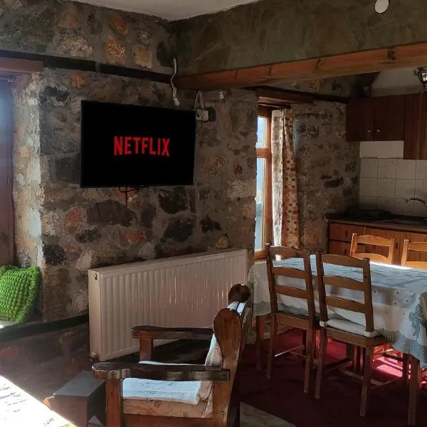 Studio in Elatochori - O Elato,位于埃拉托克里昂的酒店