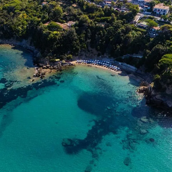 天堂酒店，位于费拉约港的酒店