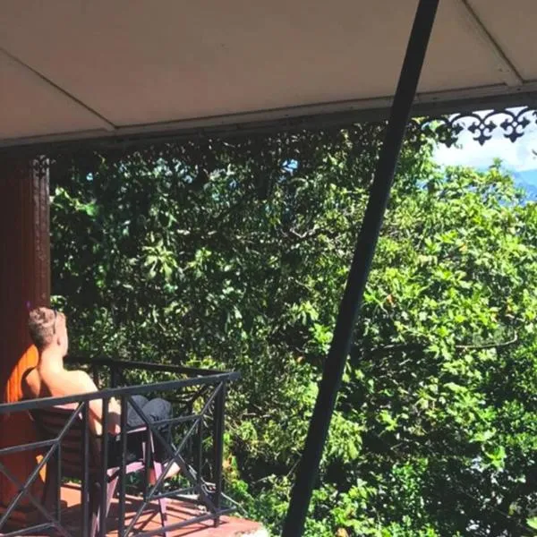 康提二合一旅舍，位于康提的酒店