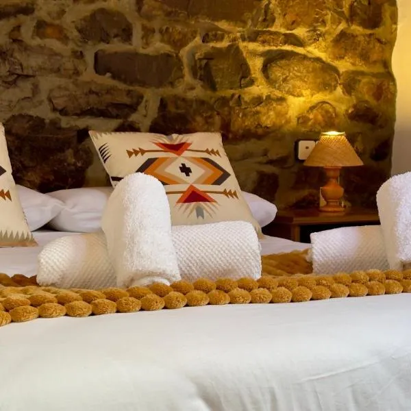 Apartamentos rurales La Pornacal I y La Pornacal II，位于Villar de Vildas的酒店