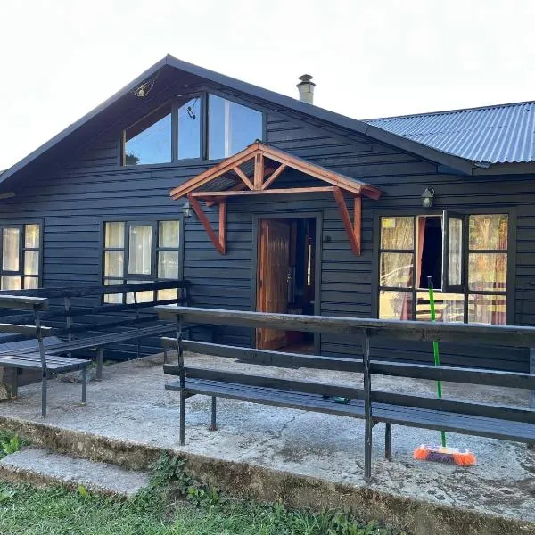 House located in Lifen just meters from the beach，位于llifen的酒店