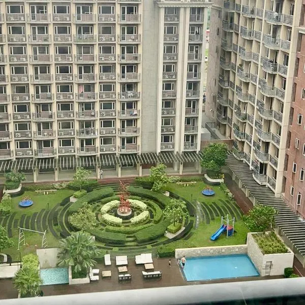 Condo Monarch Parksuites，位于Sampong的酒店